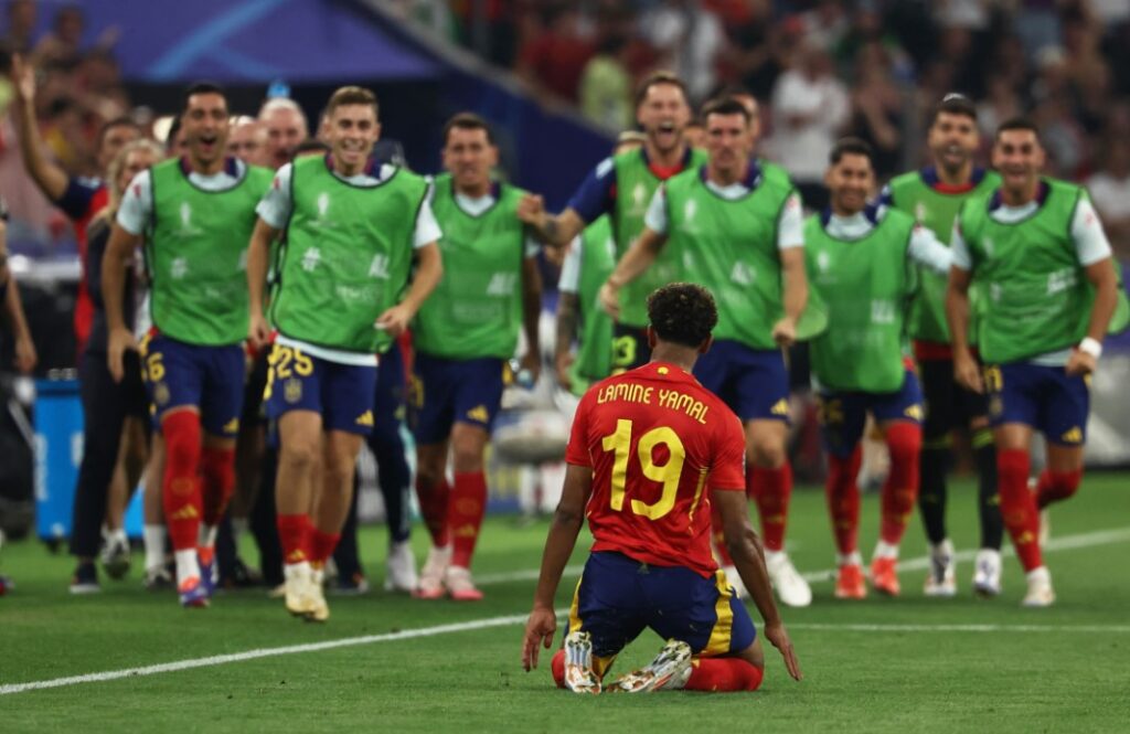 Spanyol lolos ke final